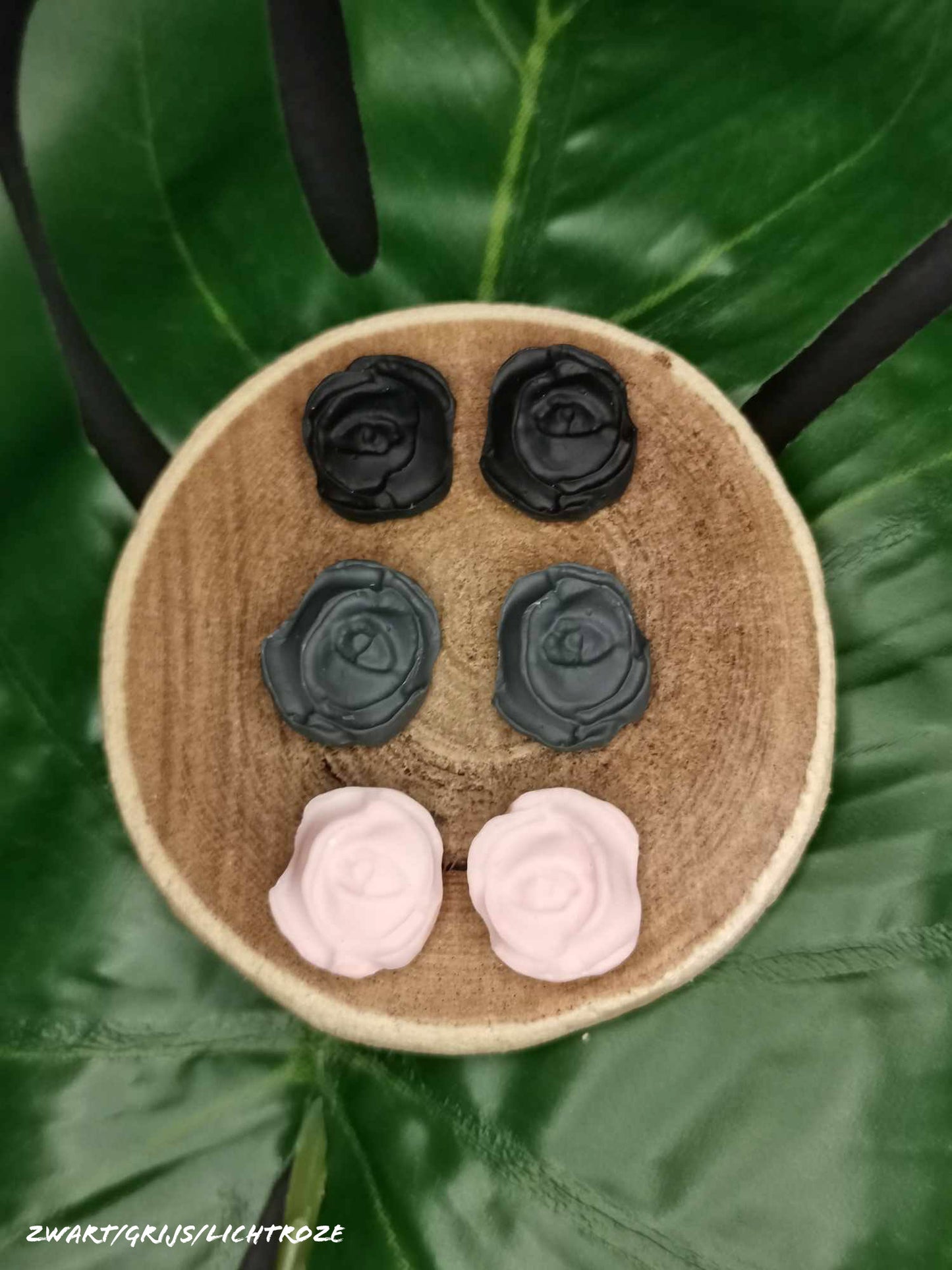 Roosjes studs
